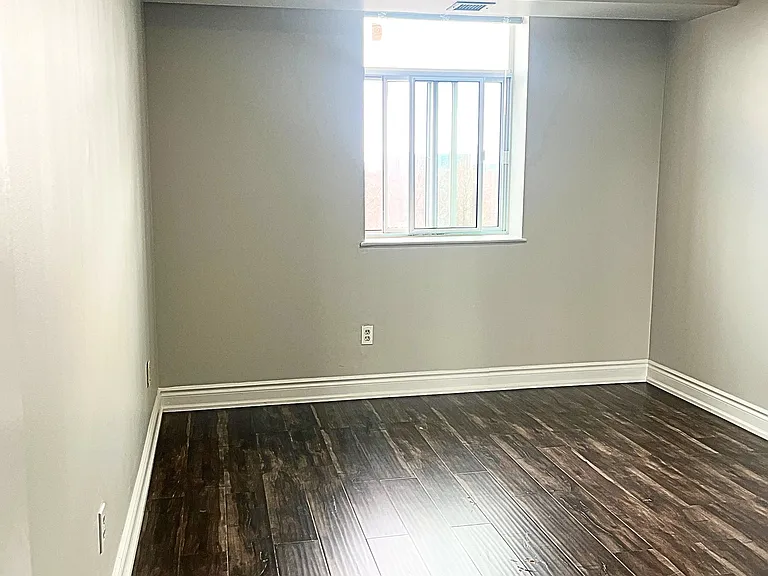 3559 Eglinton Ave W #611 — Photo 16