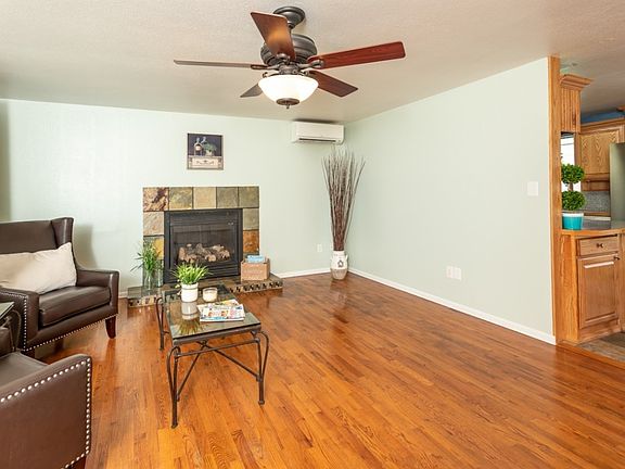 4th image of 810 Walker Ave