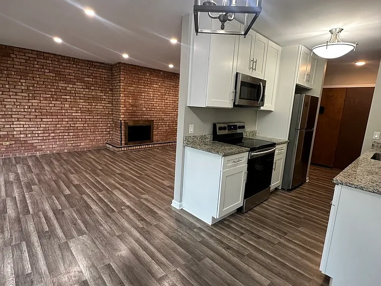 5500 Hillcrest Ln #129-2M — Photo 4