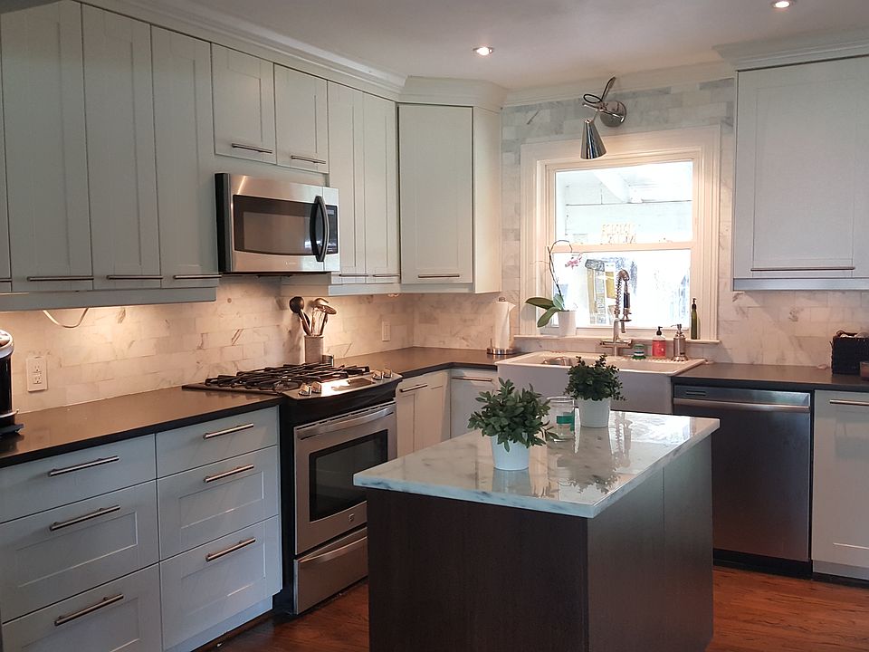 2nd image of 3015 Primrose Ln