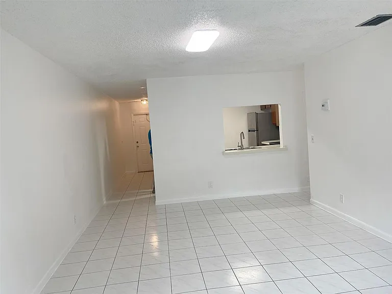 4104 NW 114th Ave — Photo 5