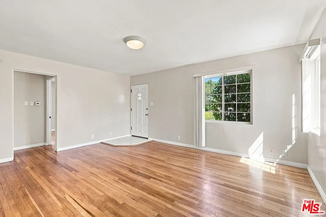 4 bed, 2.0 bath, 1637 sqft, $5,695 — Photo 2