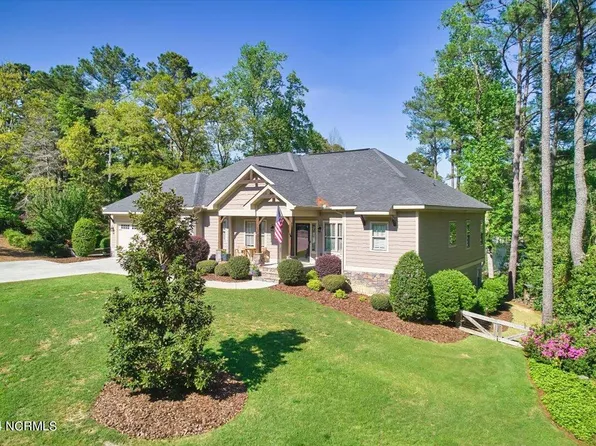 118 Pine Lake Drive, Whispering Pines, NC 28327