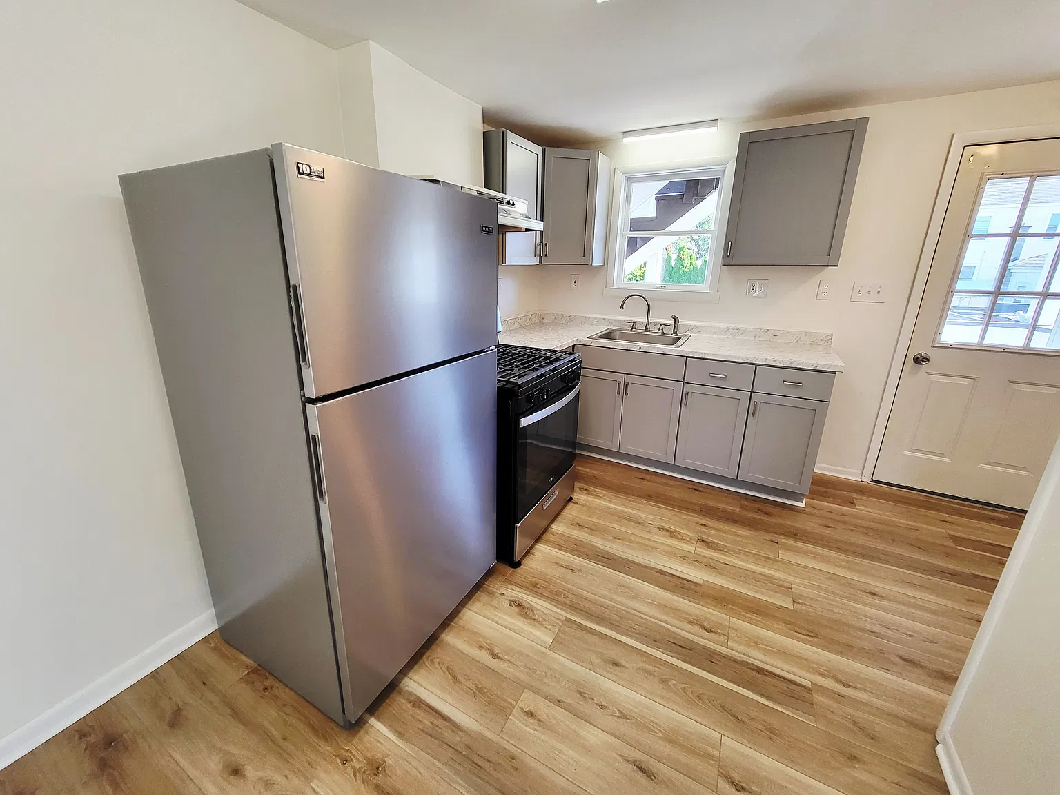 1 bed, 500 sqft, $800 — Photo 2