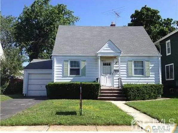 194 Grove Ave #210, Woodbridge, NJ 07095