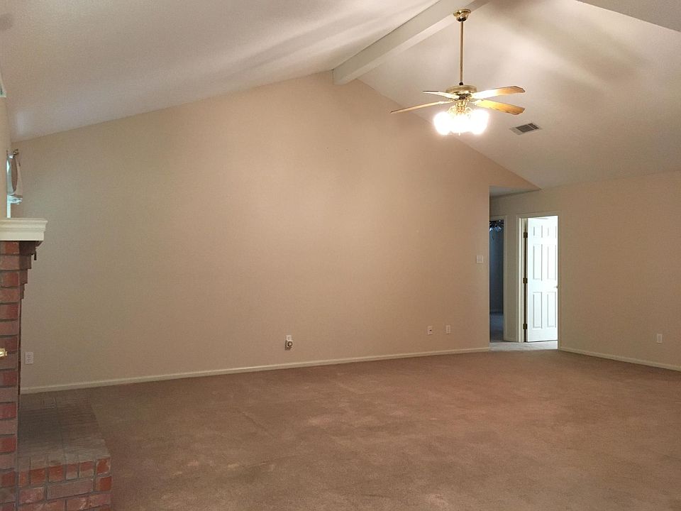 2nd image of 2505 Creekside Dr