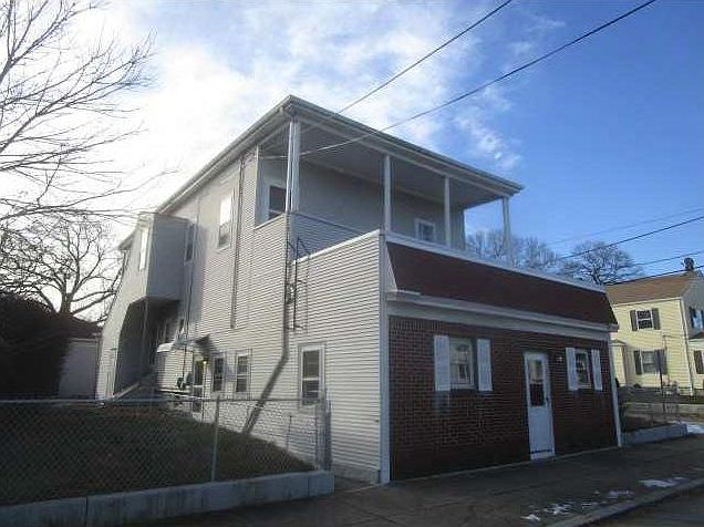 1st image of 83 Chaplin St