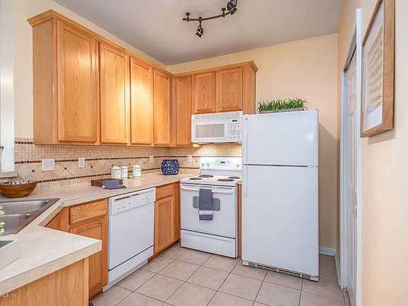 4th image of 93 Jardin De Mer Pl