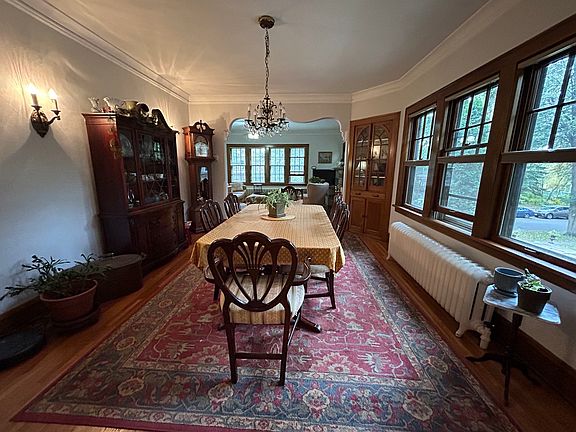 3rd image of 893 Lincoln Ave #2