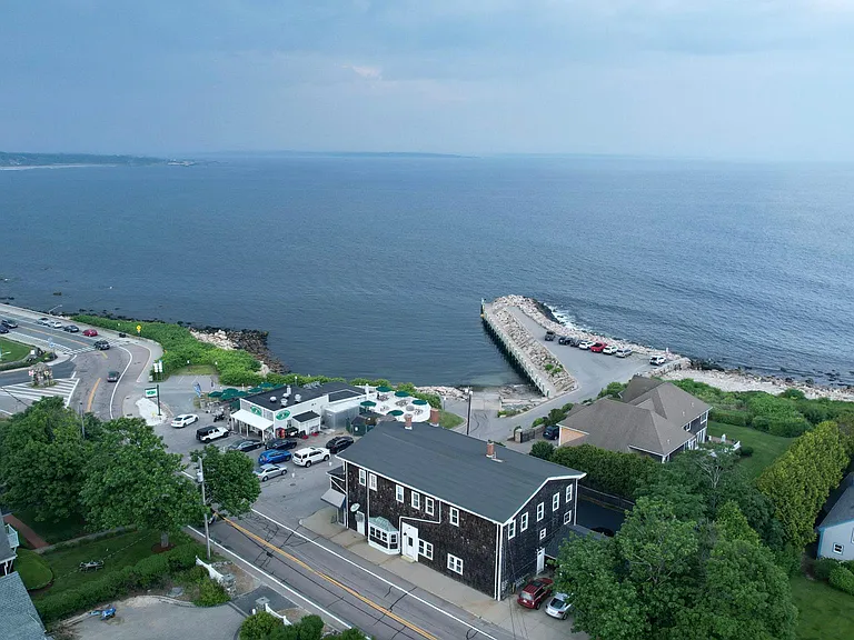 196 Ocean Rd #D — Photo 11