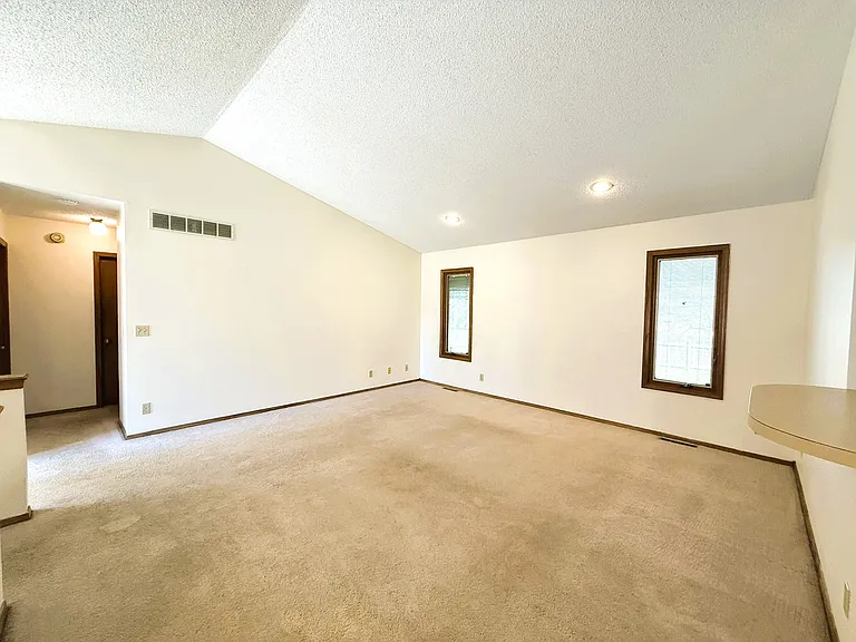 13932 E Lockmoor Cir — Photo 5