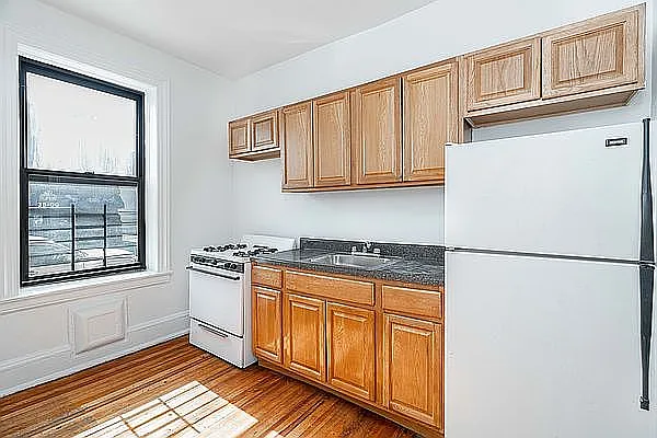 Rented by Keller Williams NYC | media 17
