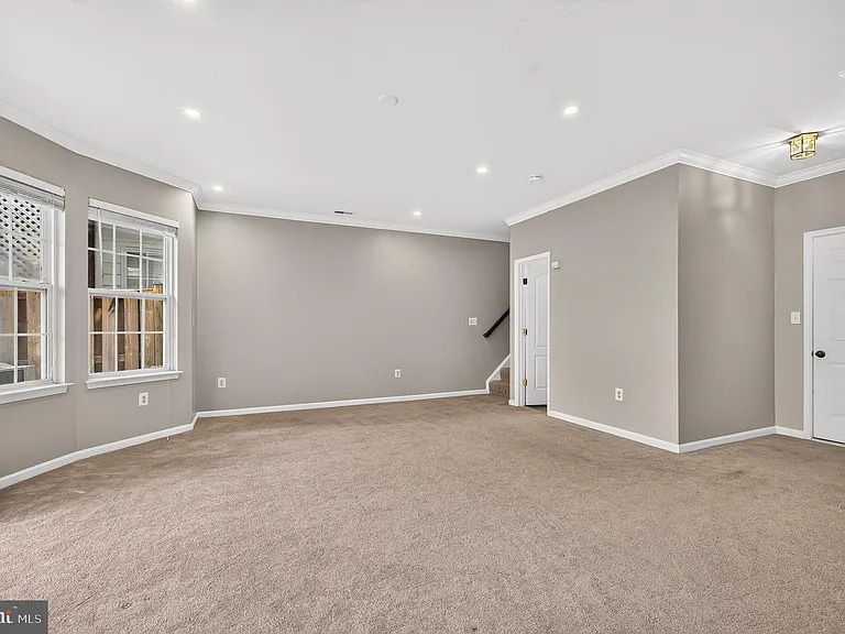 6805 Oregano Ln — Photo 8