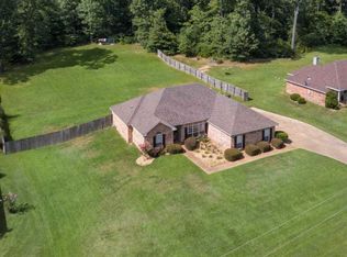 110 Comanche Dr, Terry, MS 39170