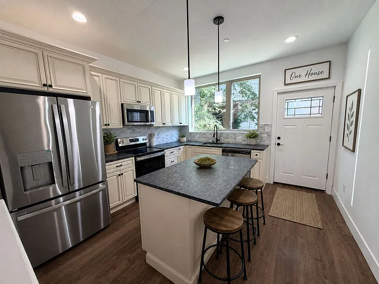 5520 Walton Ave — Photo 5
