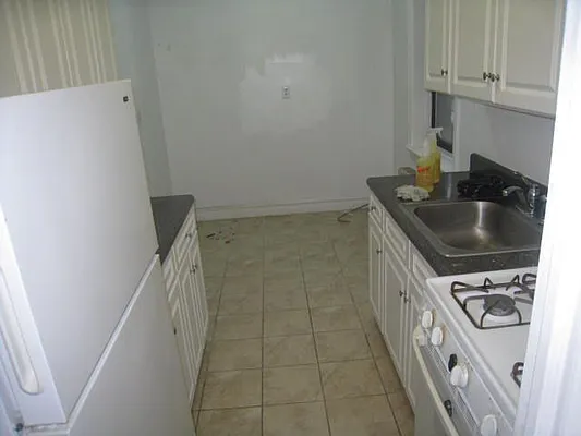 Rented by Alexiou Realty | media 1