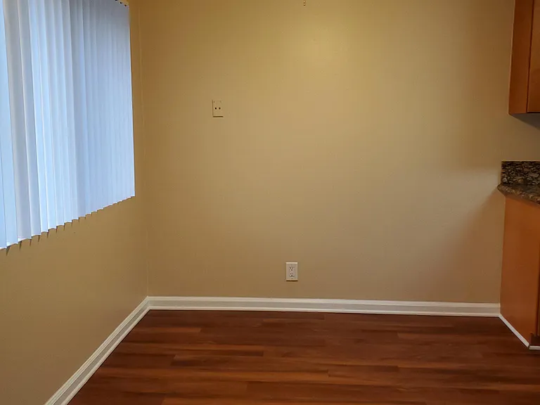 Tustin Garden Apartments — Photo 30