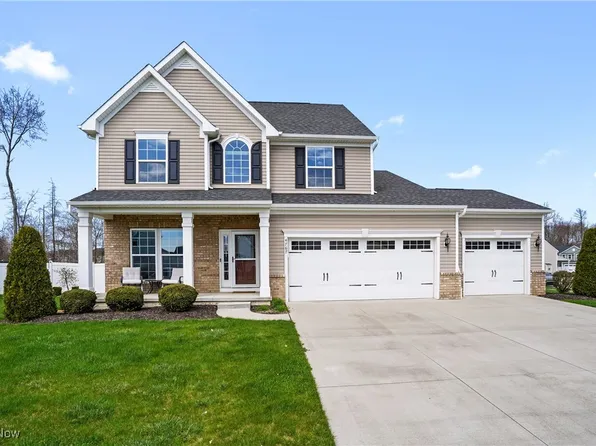 4767 Briar Hill Dr, Ravenna, OH 44266