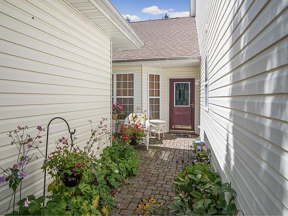2nd image of 11 William Ln