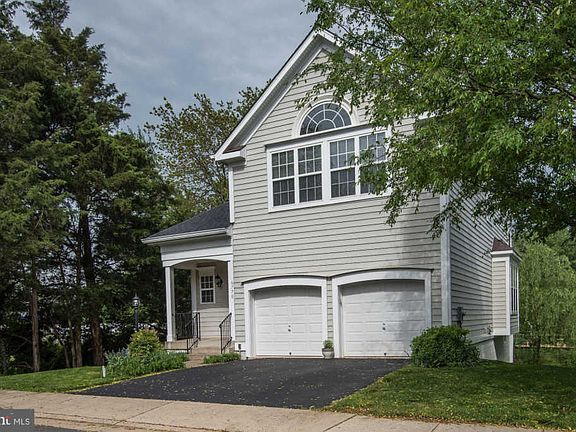 3rd image of 6770 Sycamore Park Dr