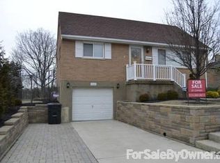 5660 Hollowview Ct, Cincinnati, OH 45233