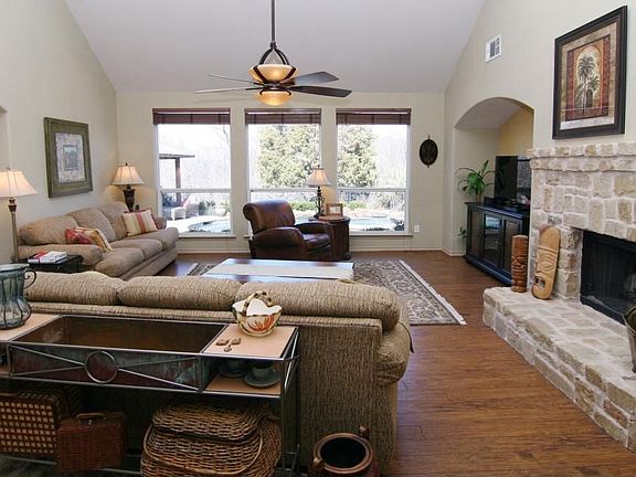 2nd image of 2610 Mirage Ln