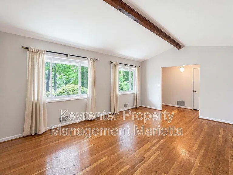 3720 Lake Dr SE — Photo 21