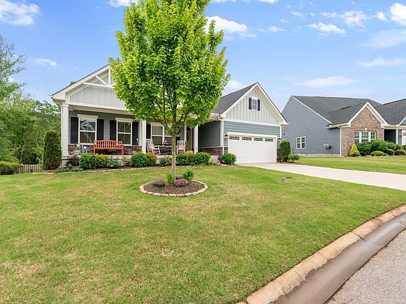 2nd image of 18 Pequot Dr