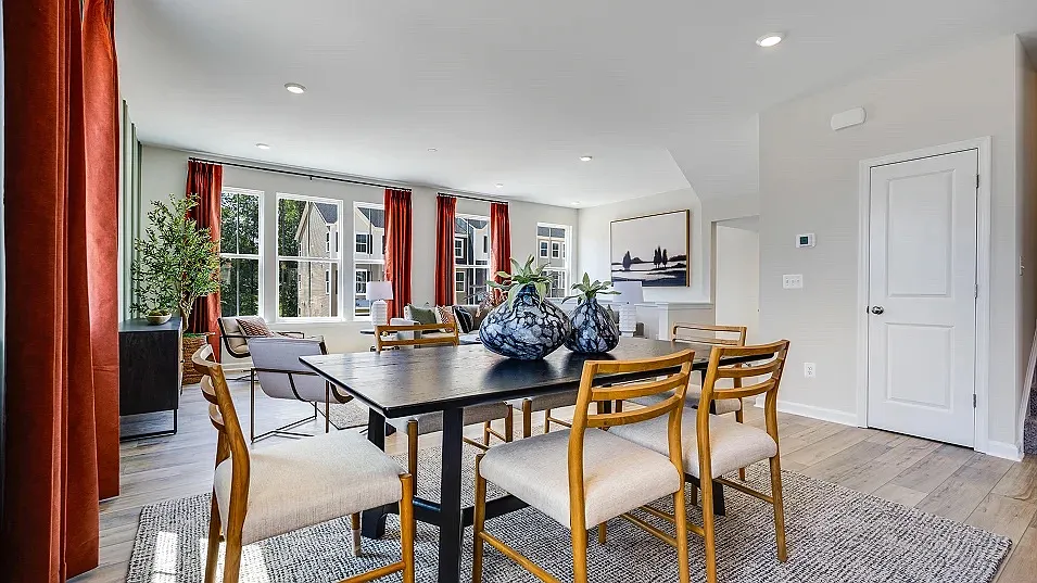 4 bed, 2447 sqft, $2,900 — Photo 4