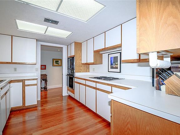 5th image of 5601 Turtle Bay DR #1203