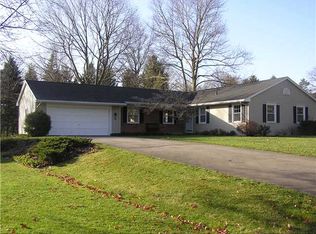 75 Skyview Ln, Rochester, NY 14625