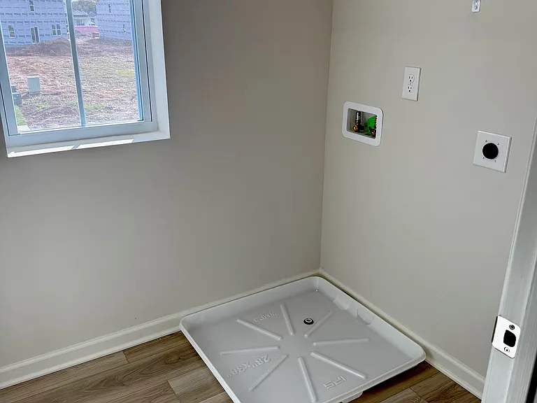 889 Moray Ln — Photo 11