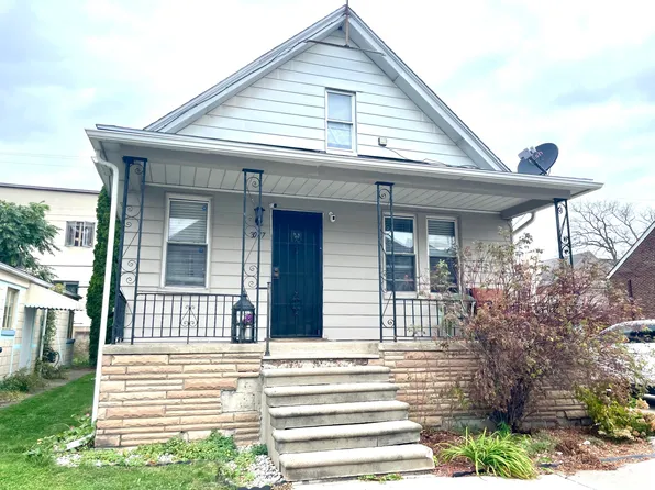 3077 Jacob St, Hamtramck, MI 48212