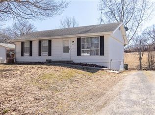 304 W Carla St, Savannah, MO 64485