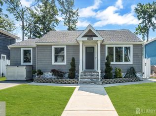 185 E Cliff Rd, Colonia, NJ 07067