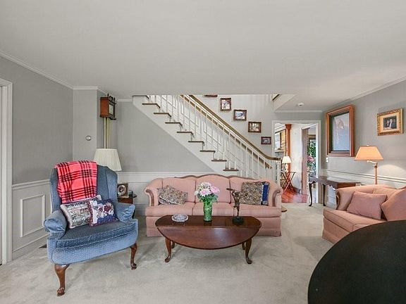 5th image of 68 Seaview Ave