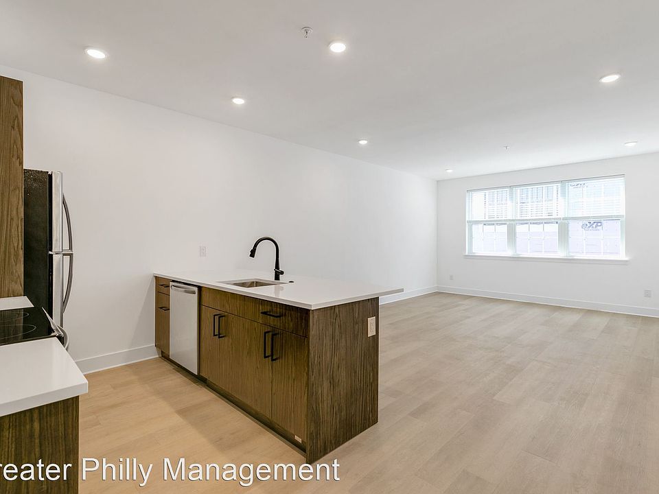 1st image of 3045-51 Richmond St #201