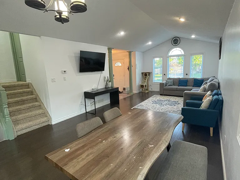 3 Lawrence Ave — Photo 6