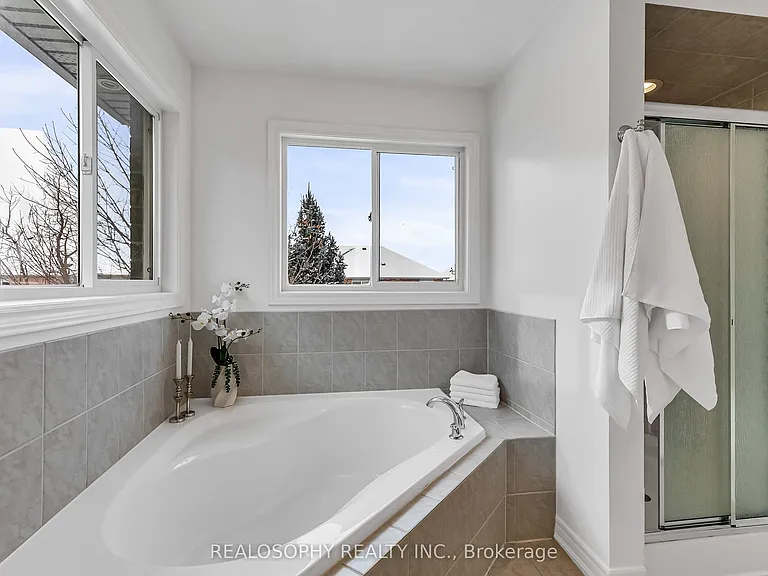 284 Bilbrough St — Photo 17