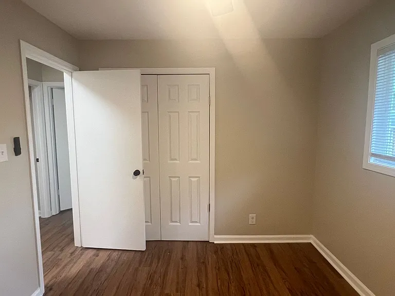 1199 Runnymede Ln — Photo 17