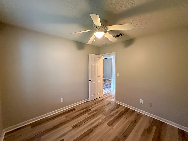 5240 Catalina St — Photo 12