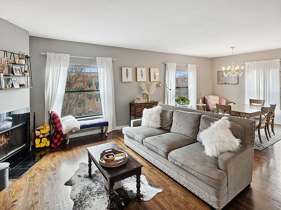 3rd image of 4406 N Paulina St APT 3B