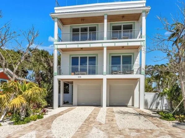 106 11th St S, Bradenton Beach, FL 34217