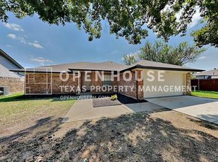702 Paintbrush Dr, Keller, TX 76248