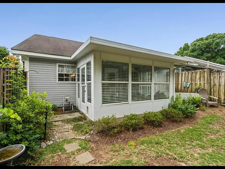 314 Spring Lake Dr N — Photo 6