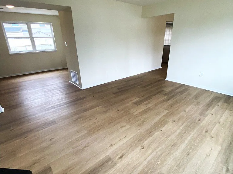7707 Queens Park Rd — Photo 5