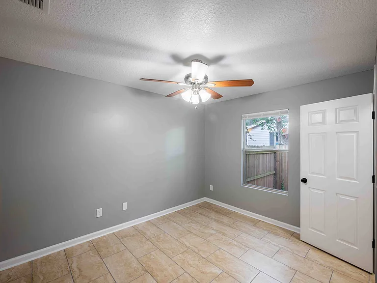 8205 Berry Ave — Photo 21