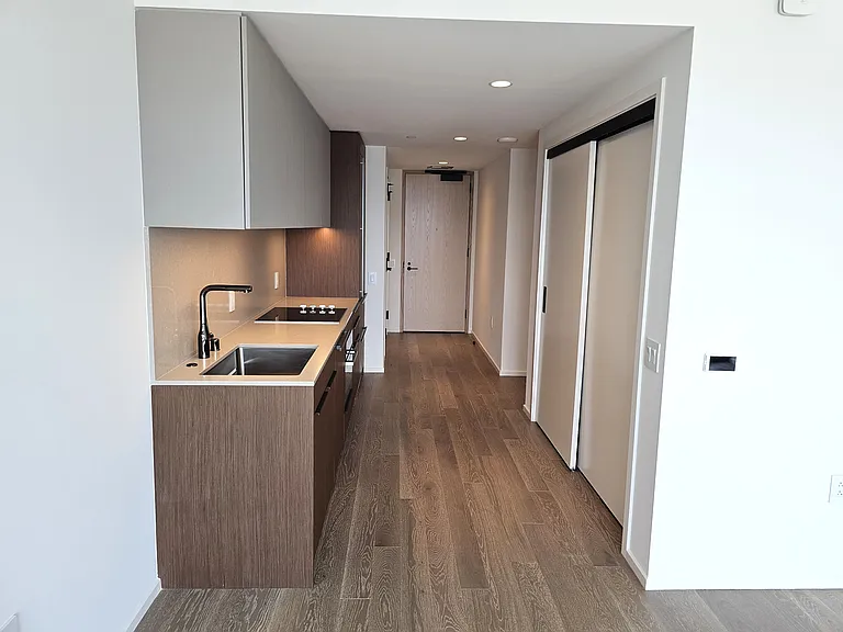 333 Ward Ave #2413 — Photo 4