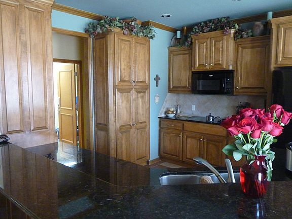 kitchen-tremendous storage