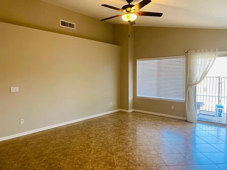 8618 W Paradise Dr — Photo 6